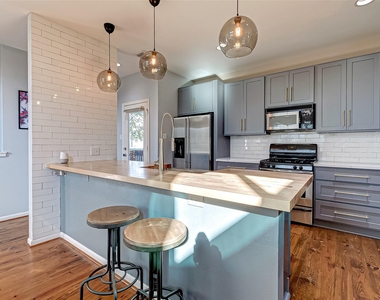 4308 Lillian  Street - Photo Thumbnail 17
