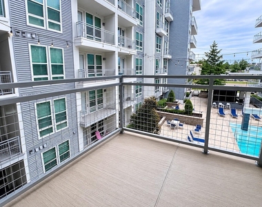 1111 N Durham Drive - Photo Thumbnail 8