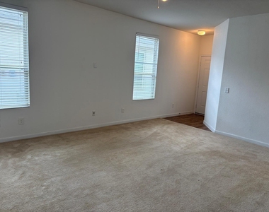 2711 Skyview Long Drive - Photo Thumbnail 3