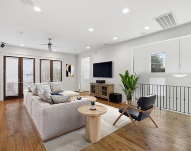 2322 Beall Street - Photo Thumbnail 1