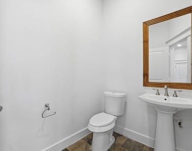 2322 Beall Street - Photo Thumbnail 4