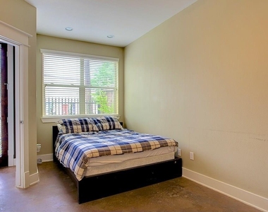 2322 Beall Street - Photo Thumbnail 10
