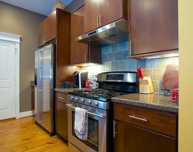 2322 Beall Street - Photo Thumbnail 3