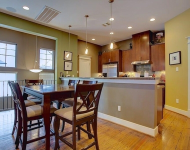 2322 Beall Street - Photo Thumbnail 2