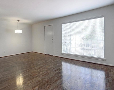 415 Hawthorne Street - Photo Thumbnail 5