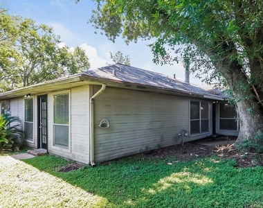 15306 Evergreen Place Drive - Photo Thumbnail 14