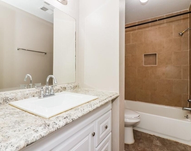 15306 Evergreen Place Drive - Photo Thumbnail 12