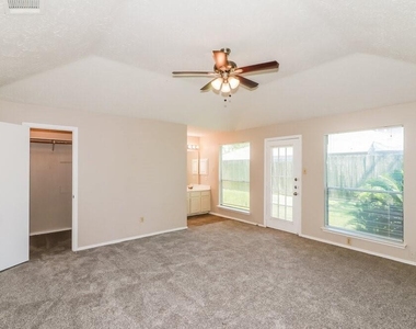 15306 Evergreen Place Drive - Photo Thumbnail 6