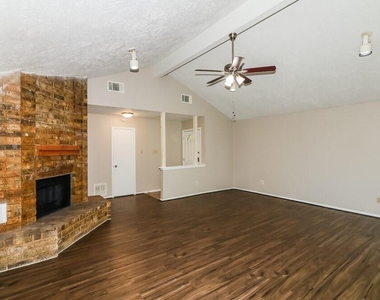 15306 Evergreen Place Drive - Photo Thumbnail 2