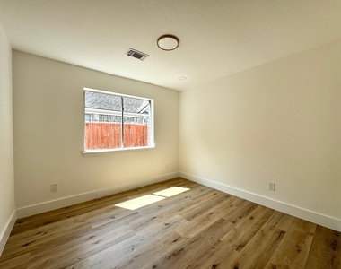 6427 Liberty Valley Drive - Photo Thumbnail 13