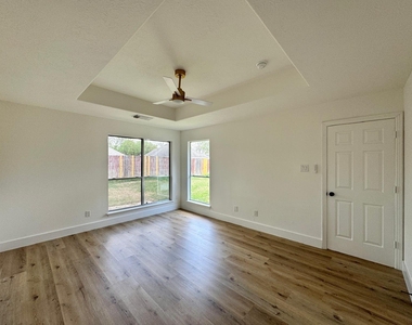 6427 Liberty Valley Drive - Photo Thumbnail 3