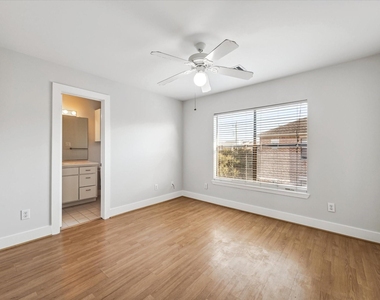 9710 Riddlewood Lane - Photo Thumbnail 13