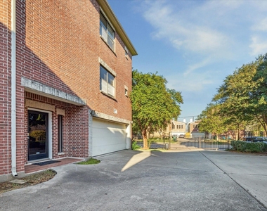 9710 Riddlewood Lane - Photo Thumbnail 28