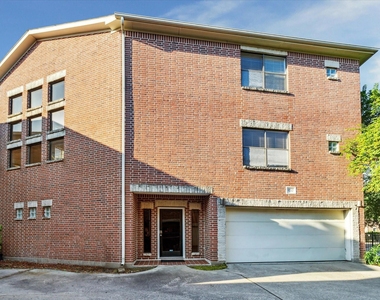 9710 Riddlewood Lane - Photo Thumbnail 4