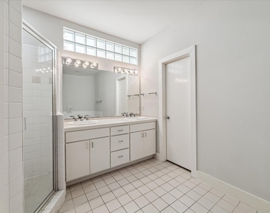 9710 Riddlewood Lane - Photo Thumbnail 15