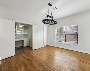 9710 Riddlewood Lane - Photo Thumbnail 8