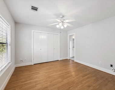 9710 Riddlewood Lane - Photo Thumbnail 12