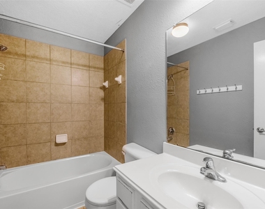 7 Ebony Oaks Place - Photo Thumbnail 32