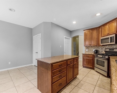 7 Ebony Oaks Place - Photo Thumbnail 14