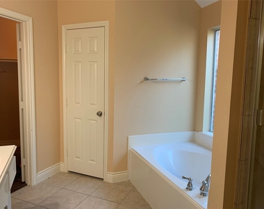 13110 Imperial Shore Drive - Photo Thumbnail 10