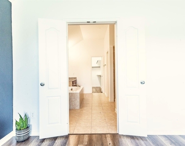 3094 Camden Park Lane - Photo Thumbnail 21