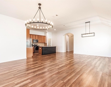 3094 Camden Park Lane - Photo Thumbnail 6