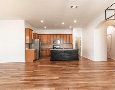 3094 Camden Park Lane - Photo Thumbnail 7