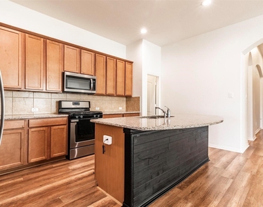 3094 Camden Park Lane - Photo Thumbnail 13