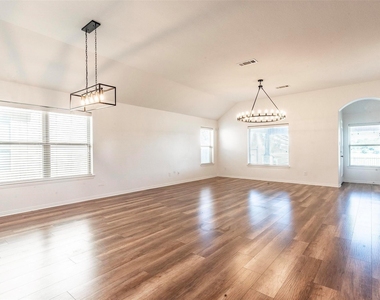 3094 Camden Park Lane - Photo Thumbnail 16