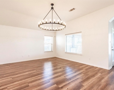 3094 Camden Park Lane - Photo Thumbnail 17