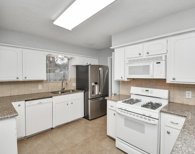 24118 Spring Gum Drive - Photo Thumbnail 14