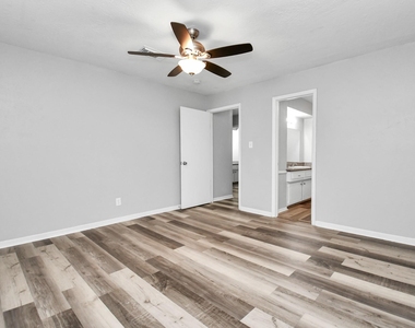 24118 Spring Gum Drive - Photo Thumbnail 5