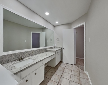 17423 Saxon Drive - Photo Thumbnail 10