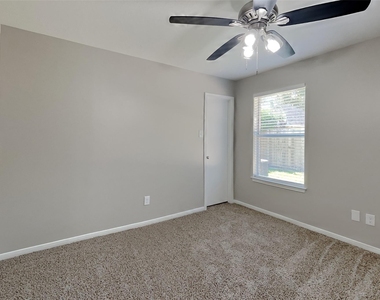 17423 Saxon Drive - Photo Thumbnail 12