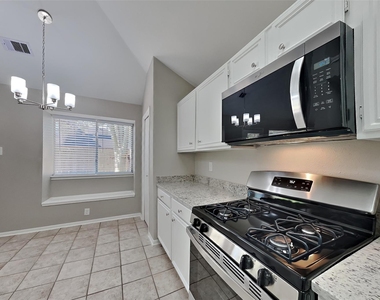 17423 Saxon Drive - Photo Thumbnail 5