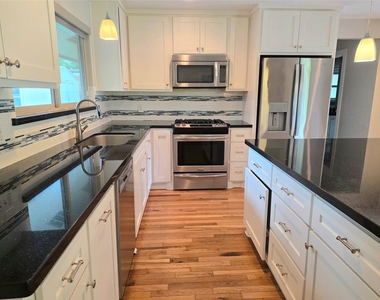 1763 Maux Drive - Photo Thumbnail 9