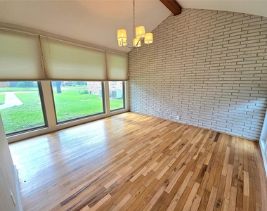 1763 Maux Drive - Photo Thumbnail 4