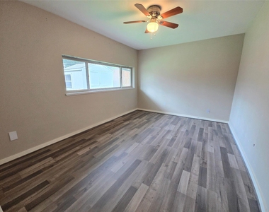 1763 Maux Drive - Photo Thumbnail 26