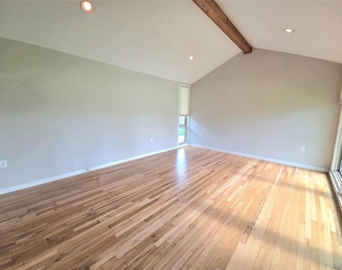 1763 Maux Drive - Photo Thumbnail 17