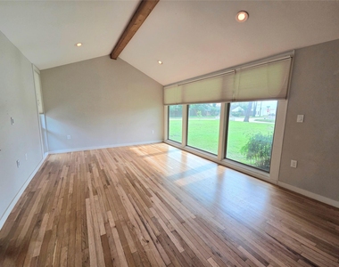 1763 Maux Drive - Photo Thumbnail 15