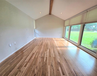 1763 Maux Drive - Photo Thumbnail 16