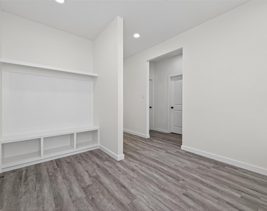 6921 Road 5503 - Photo Thumbnail 2