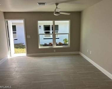 2987 Thomas Street - Photo Thumbnail 4