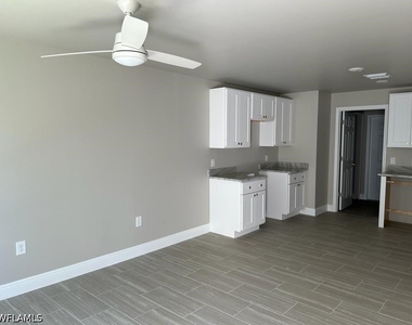 2987 Thomas Street - Photo Thumbnail 5