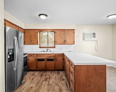 403 E Main Street - Photo Thumbnail 10