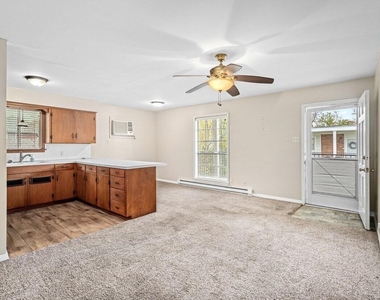 403 E Main Street - Photo Thumbnail 7