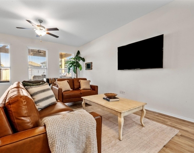 18426 White Stallion Lane - Photo Thumbnail 10