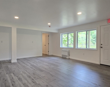 1578 Dover - Photo Thumbnail 6