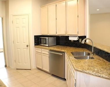 7745 Pecan Drive - Photo Thumbnail 9