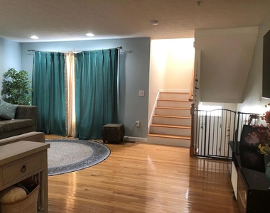 66 Georgetown - Photo Thumbnail 5